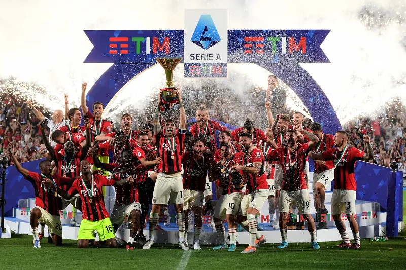 AC Milan vài năm gần đây đang trên đường tìm lại vinh quang